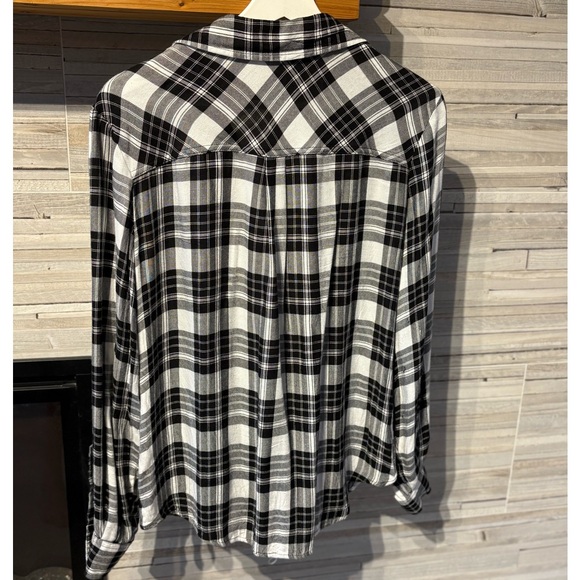 New York and Co lightweight flannel plaid shirt in size medium - Picture 2 of 5